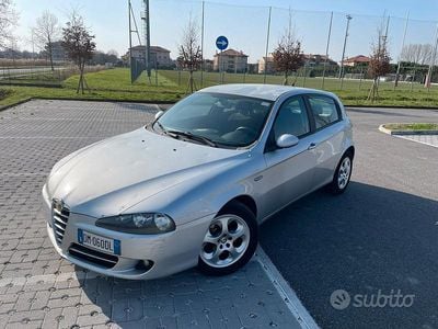 Usata Alfa Romeo 147 2007 Grigio Utilitaria