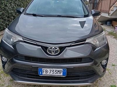 Usata Toyota RAV4 Business Edition 143 CV (105 kW) 2015 Grigio SUV