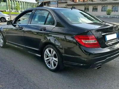 Usata Mercedes C220 Avantgarde 170 CV (125 kW) 2011 Nero Berlina