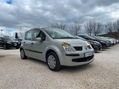 Usata Renault Modus 85 CV (62 kW) 2006 Grigio Monovolume