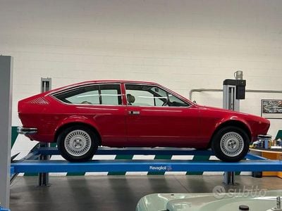 Begagnad Alfa Romeo Alfetta 122 HK (89 kW) 1970 Röd Sportkupé