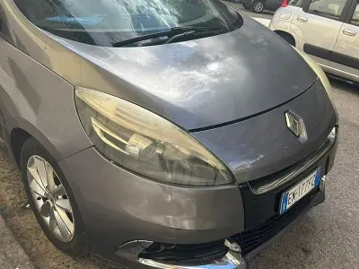 Usata Renault Scenic E-Tech 106 CV (77 kW) 2012 Grigio Berlina