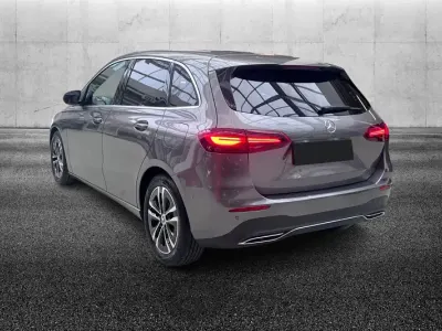 Begagnad Mercedes B200 Executive 163 HK (119 kW) 2023 Grå Minibuss