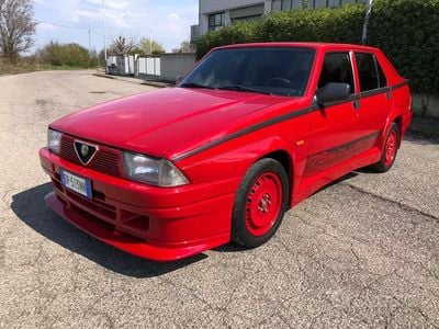Usata Alfa Romeo 75 154 CV (113 kW) 1987 Rosso Berlina