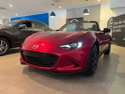 Nuova Mazda MX5 Homura-Line 132 CV (97 kW) 2026 Soul red crystal Cabrio