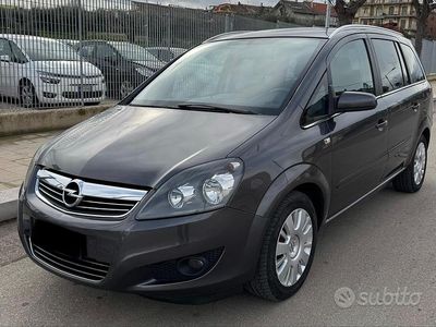 Grigio Usata 2012 Opel Zafira Business Monovolume | 3999 € (Buon prezzo)