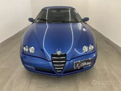 Usata Alfa Romeo GTV 165 CV (121 kW) 2004 Blu Coupé