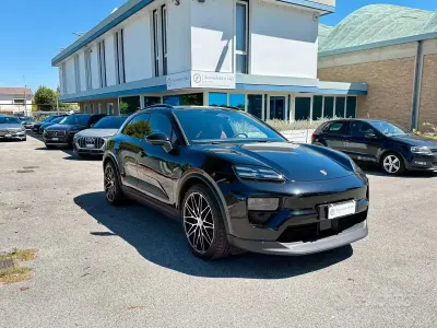 Usata Porsche Macan 144 kW (197 CV) 2025 Nero SUV