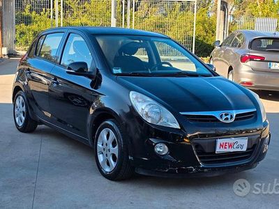 Usata Hyundai i20 Edition 78 CV (57 kW) 2012 Nero Utilitaria