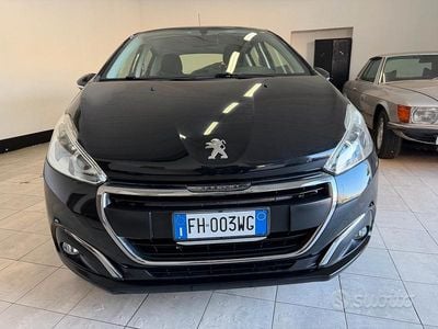 Usata Peugeot 208 Allure 75 CV (55 kW) 2017 Nero Utilitaria