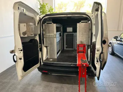 Usata Fiat Doblò Lounge 120 CV (88 kW) 2020 Bianco Monovolume