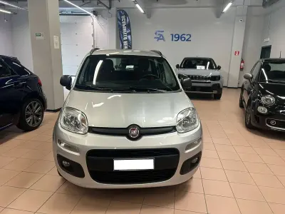 Usata Fiat Panda Easy 69 CV (50 kW) 2016 Grigio chiaro metallizzato Utilitaria