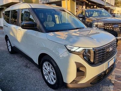 Usata Ford Tourneo Titanium 124 CV (91 kW) 2024 Grigio Furgone