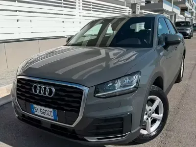 Usata Audi Q2 Business 116 CV (85 kW) 2019 Grigio SUV