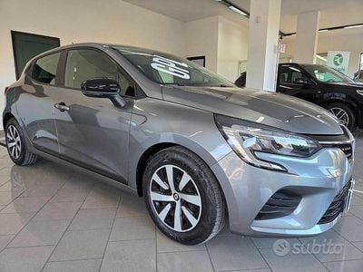 Usata Renault Clio V Equilibre 101 CV (74 kW) 2023 Grigio Berlina