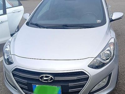 Usata Hyundai i30 GO! 110 CV (80 kW) 2016 Grigio Berlina