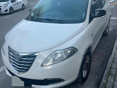 Usata Lancia Ypsilon 2014 Bianco Utilitaria