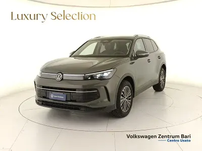 Usata VW Tiguan Edition 193 CV (141 kW) 2024 Verde SUV