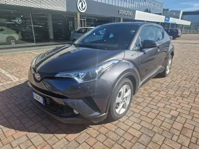 Usata Toyota C-HR Business Edition 98 CV (72 kW) 2019 Argento SUV