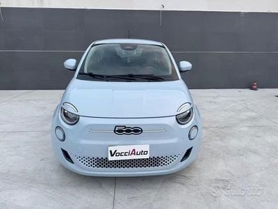 Usata Fiat 500e La Prima 86 kW (118 CV) 2020 Blu Berlina