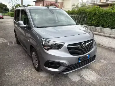 Usata Opel Combo Life 102 CV (75 kW) 2019 Monovolume