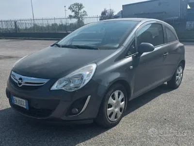 Usata Opel Corsa 86 CV (63 kW) 2012 Grigio Utilitaria