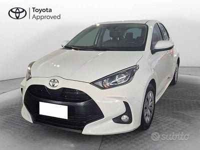 Usata Toyota Yaris Active 72 CV (52 kW) 2023 Super white Utilitaria