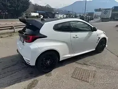 Nuova Toyota Yaris Aero 280 CV (205 kW) 2026 Bianco Utilitaria