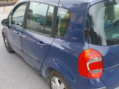 Käytetty Renault Modus 75 HP (55 kW) 2008 Sininen Tila-auto