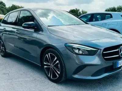 Usata Mercedes B180 Executive 116 CV (85 kW) 2019 Grigio Utilitaria