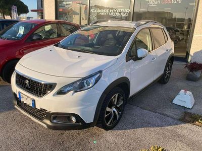 Usata Peugeot 2008 Allure 102 CV (75 kW) 2019 Bianco SUV