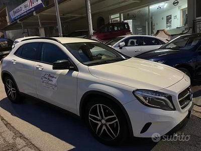 Usata Mercedes GLA220 177 CV (130 kW) 2016 Bianco SUV