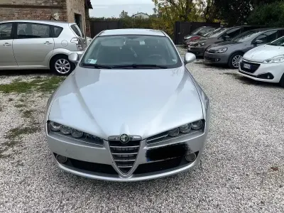 Usata Alfa Romeo 159 Progression 140 CV (102 kW) 2009 Grigio Berlina