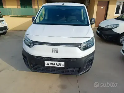 Usata Fiat Doblò 130 CV (95 kW) 2023 Bianco Monovolume