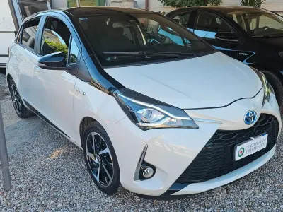 Brugt Toyota Yaris Hybrid 73 HK (53 kW) 2019 Hvid Sedan