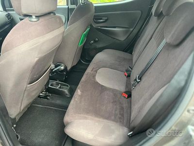 Usata Lancia Ypsilon 85 CV (62 kW) 2011 Grigio Utilitaria