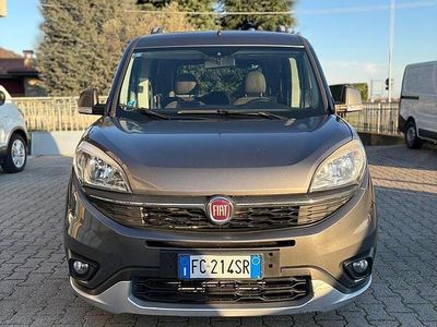 Usata Fiat Doblò Trekking 120 CV (88 kW) 2016 Marrone Monovolume