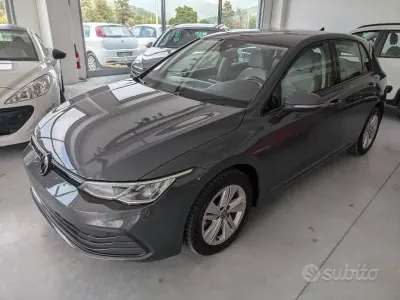 Usata VW Golf VIII Life 115 CV (84 kW) 2021 Berlina