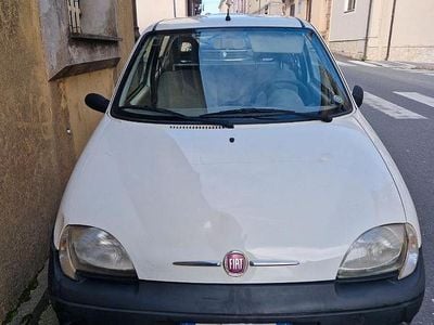 Usata Fiat 600 54 CV (39 kW) 2010 Bianco Utilitaria