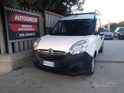 Usata Opel Combo 120 CV (88 kW) 2018 Bianco Monovolume