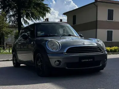 Begagnad Mini ONE 75 HK (55 kW) 2010 Grå Halvkombi