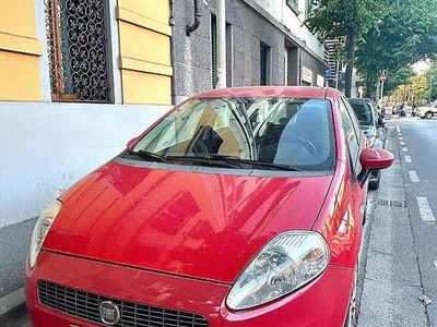 Usata Fiat Grande Punto 77 CV (56 kW) 2009 Rosso Utilitaria