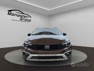 Usata Fiat Tipo Cross 130 CV (95 kW) 2022 Marrone Berlina