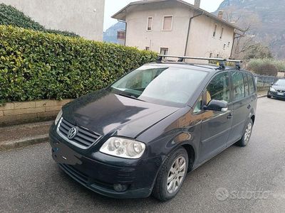 Usata VW Touran 2004 Nero Monovolume