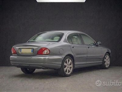 Usata Jaguar X-type 130 CV (95 kW) 2003 Grigio Berlina