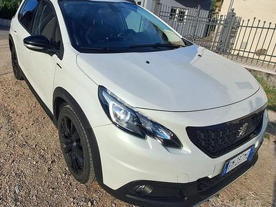 Usata Peugeot 2008 GT-line 120 CV (88 kW) 2017 Bianco SUV