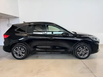 Usata Ford Kuga ST-Line 120 CV (88 kW) 2022 Nero SUV