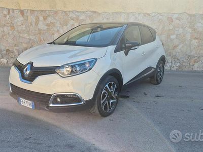 Usata Renault Captur Intens 90 CV (66 kW) 2015 Beige SUV
