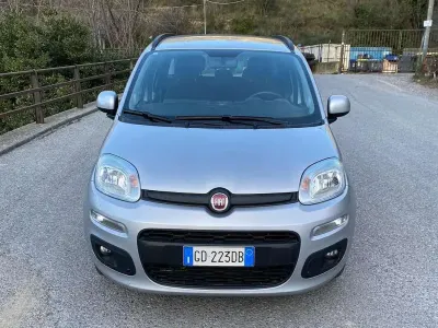 Usata Fiat Panda Lounge 69 CV (50 kW) 2020 Argento Utilitaria
