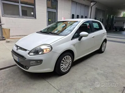 Begagnad Fiat Punto Evo Active 77 HK (56 kW) 2010 Vit Halvkombi